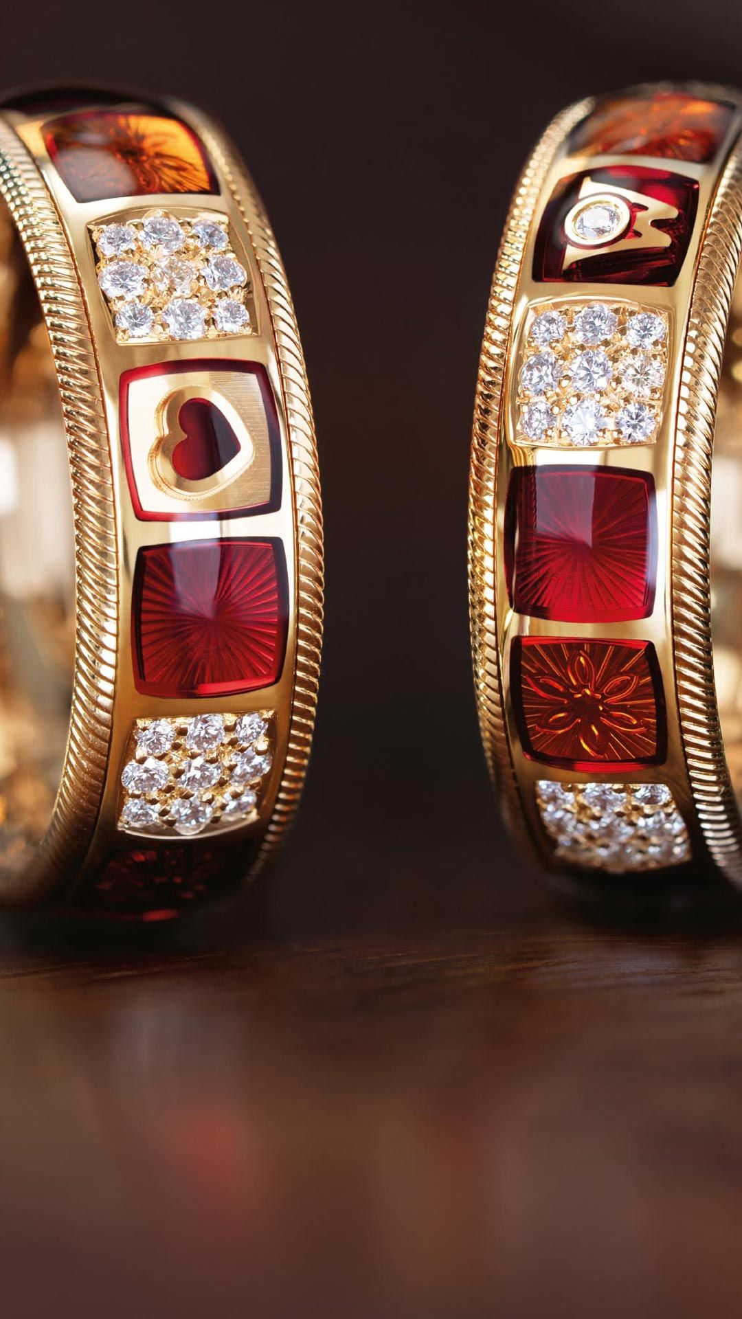 ジュエリーマニュファクトリー ウェレンドルフ：K18ゴールドを使用した