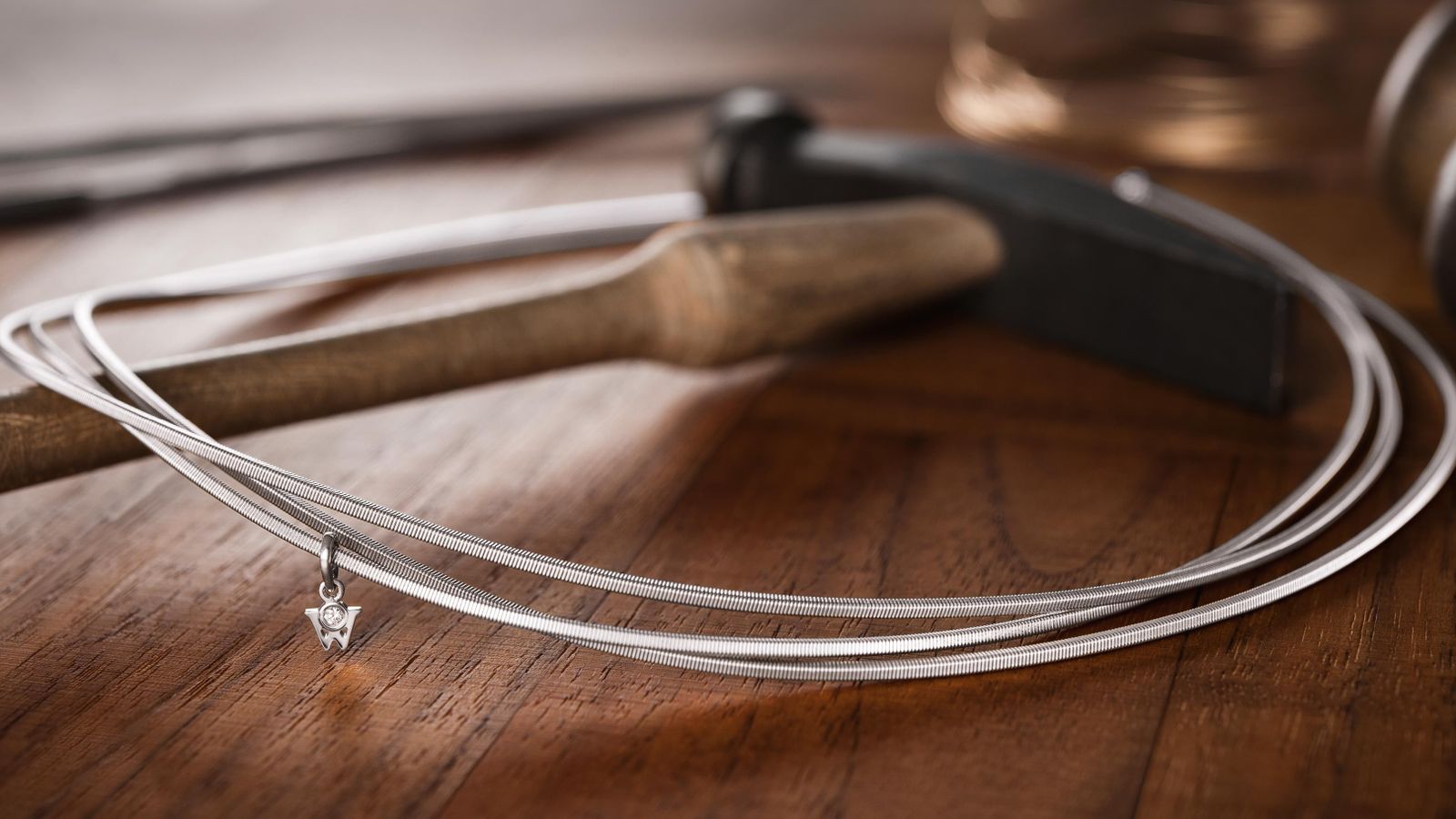 Das Wellendorff Collier Pures Glück in 18 Karat Weißgold in der Schmuckmanufaktur
