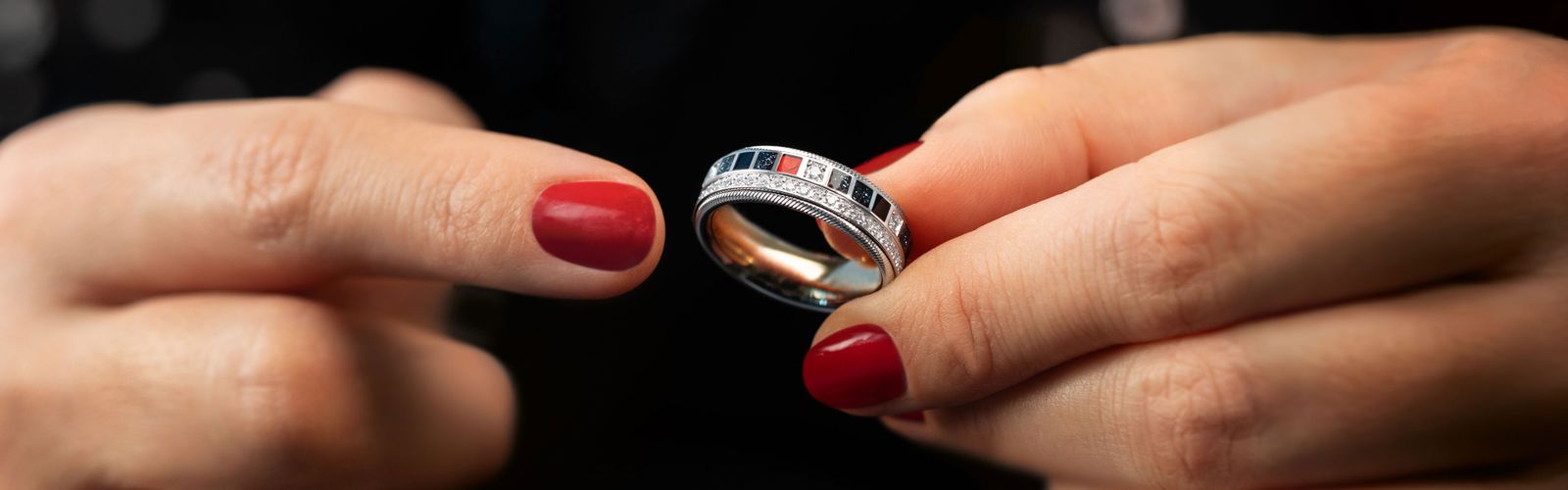 Wellendorff Kollektion 2026 Ring Power in Black edel am Model