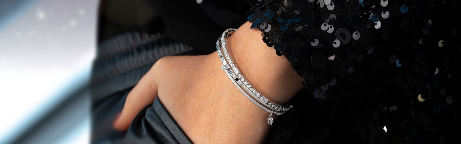 Wellendorff Kollektion 2026 Ring Power in Black getragen von einem Model