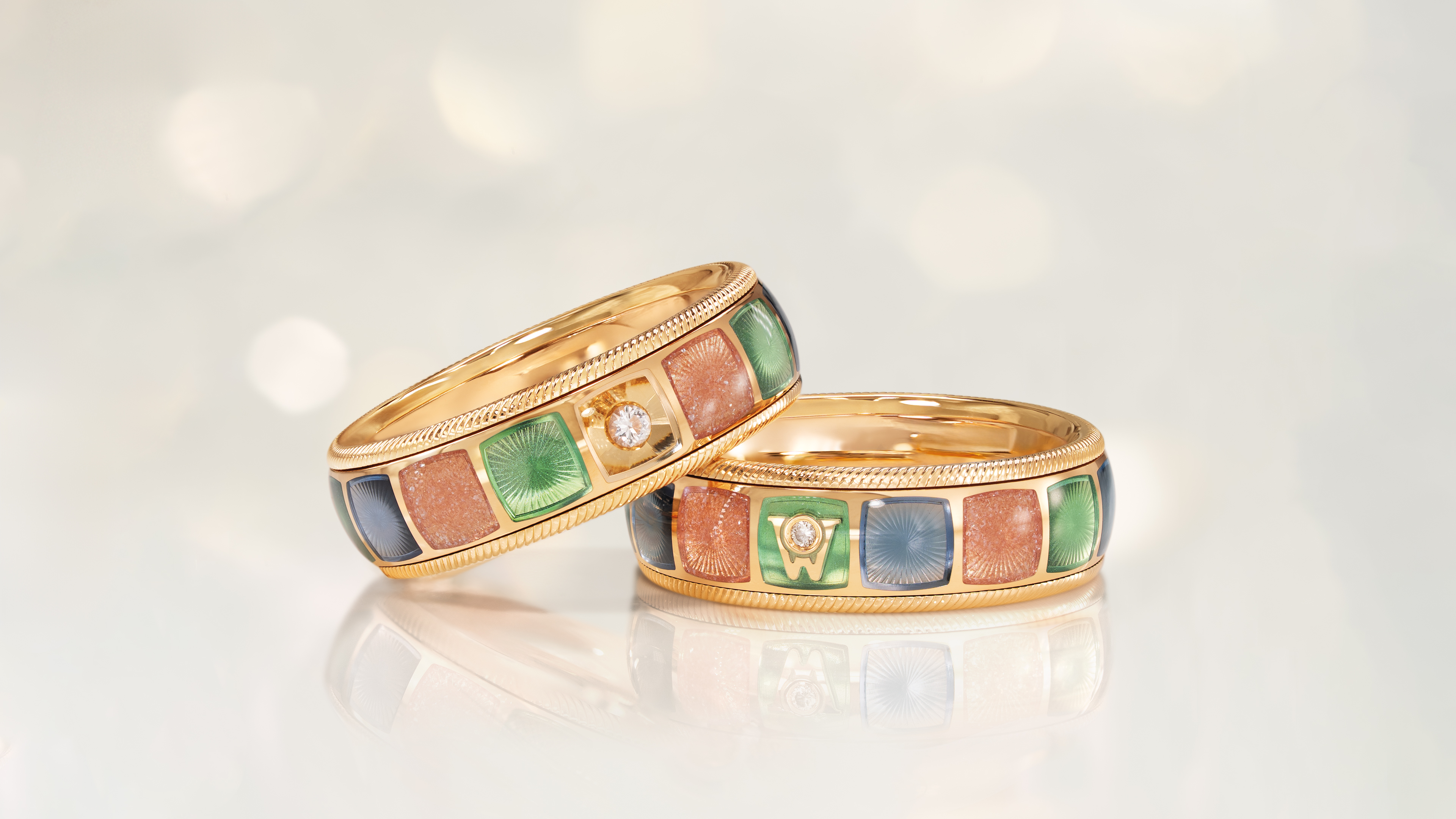 Der limitierte Geburtstagsring MEINE ZEIT von Wellendorff: in 18 Karat Gelbgold und neuen Farben der Wellendorff Kaltemaille in Pastelltönen.