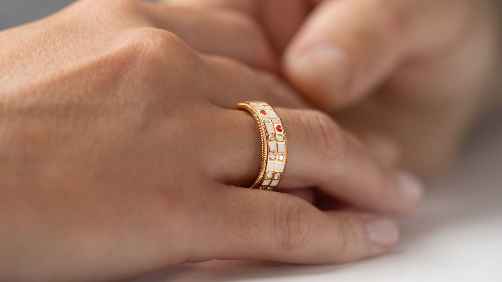 Wellendorff love's duet ring price deals