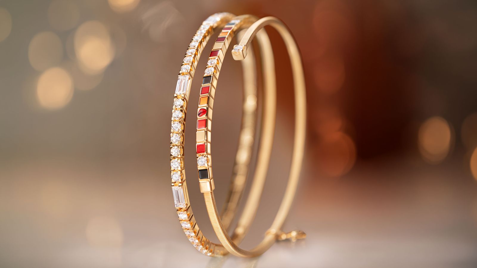 Wellendorff Kollektion 2026 Armband UMARME MICH Power in red edel Moodbild