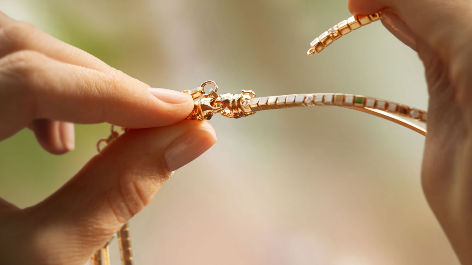 Wellendorff Collier POWER IN WHITE. edel, der Verschluss